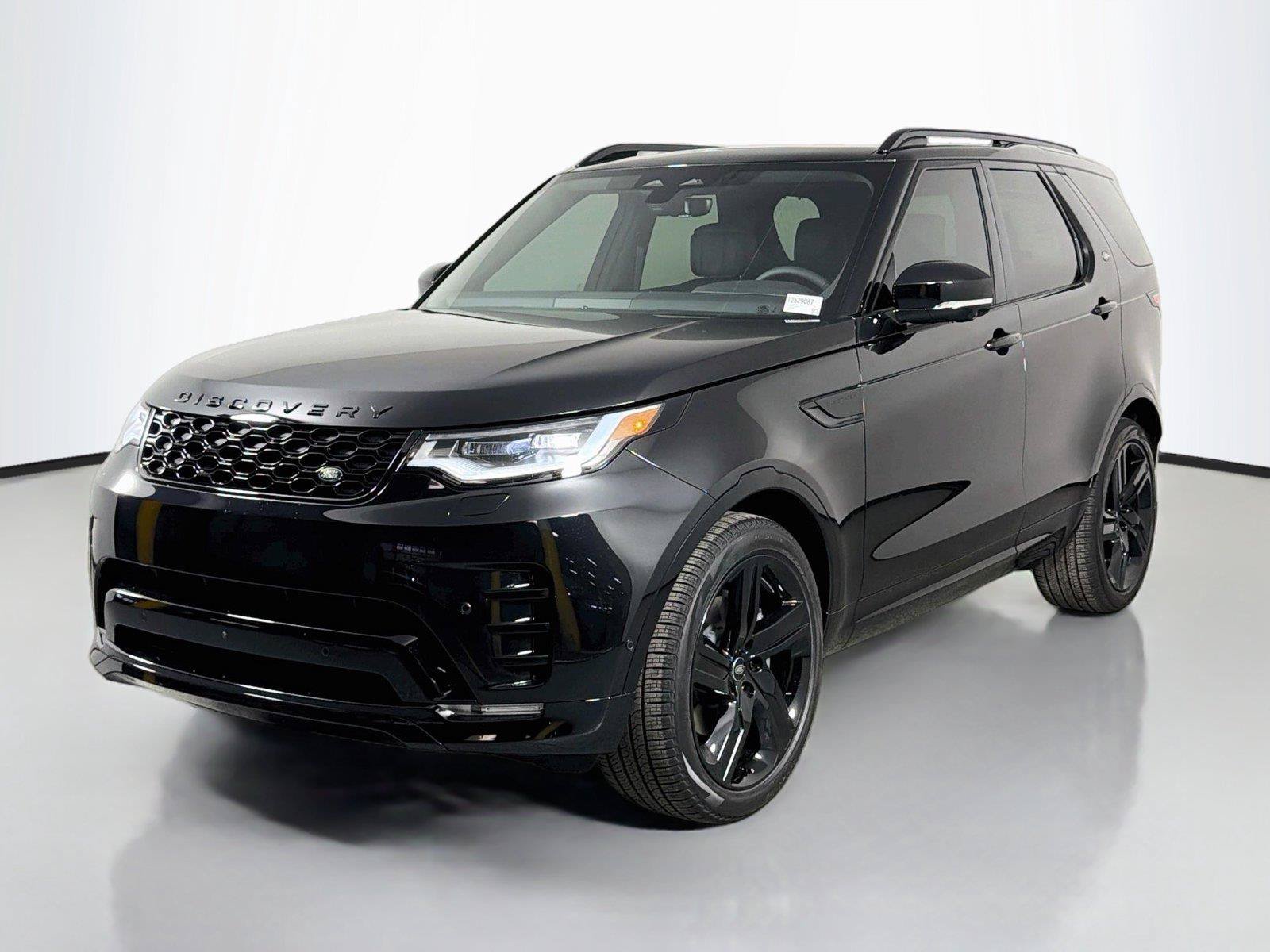 New 2026 Land Rover Discovery Dynamic SE
