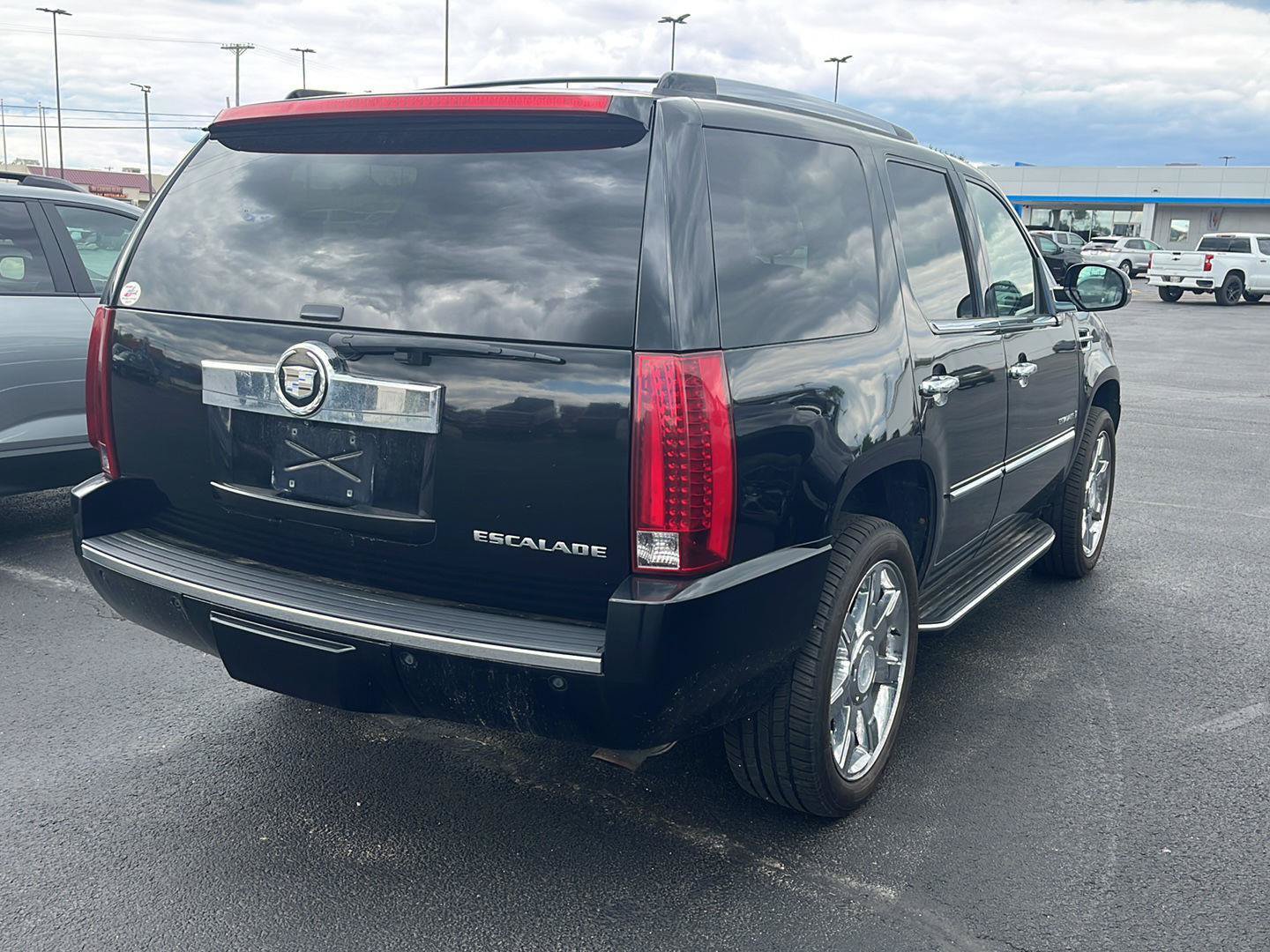 Used 2007 Cadillac Escalade AWD w/ Information Package image 5