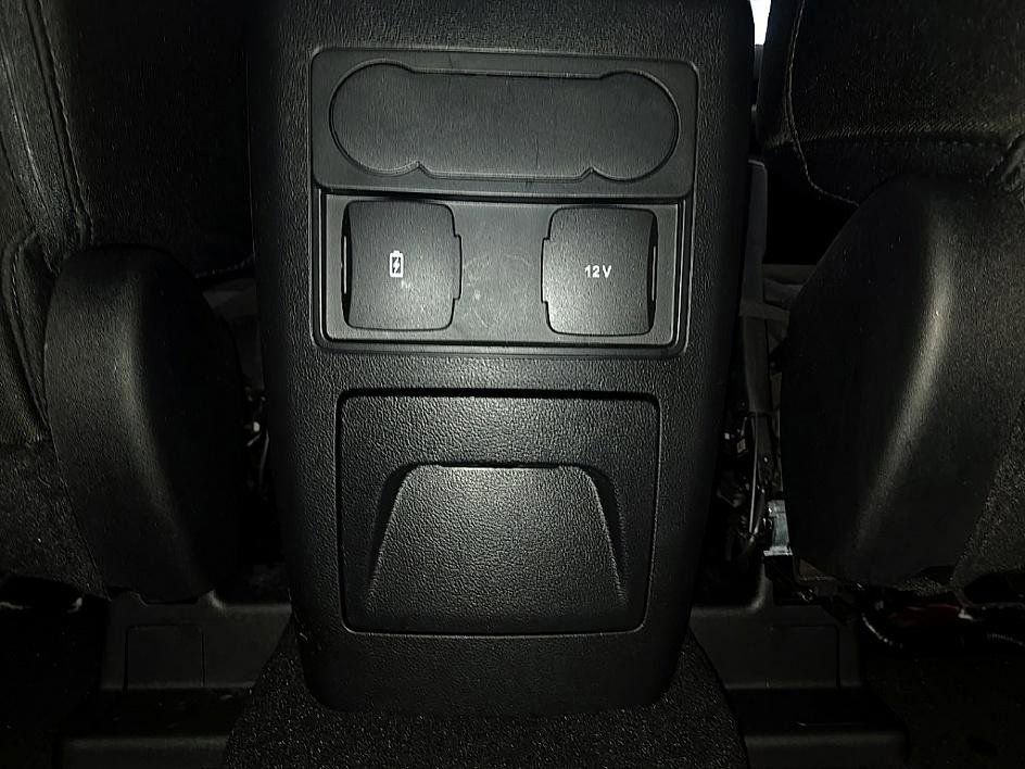 Used 2024 Ford Explorer XLT w/ Class IV Trailer Tow Package image 33