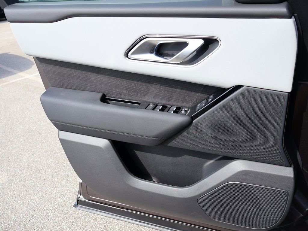 New 2026 Land Rover Range Rover Velar Dynamic SE image 36