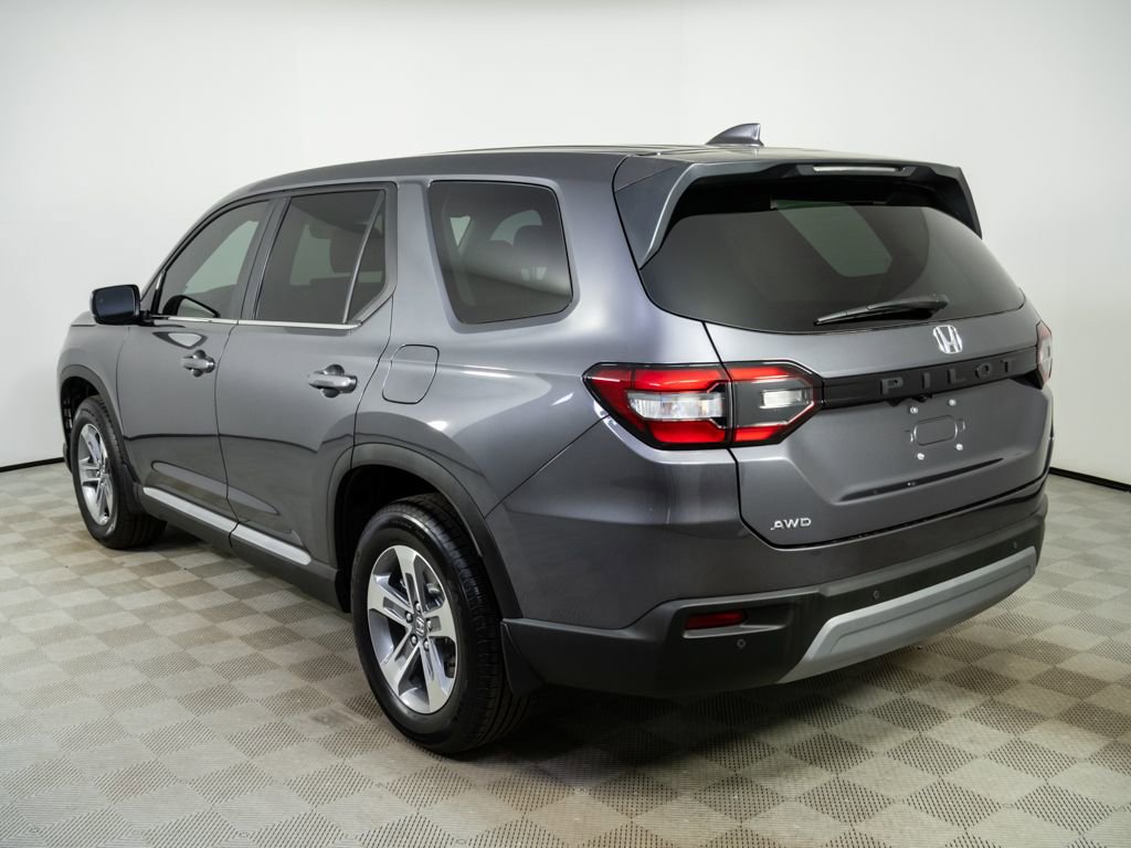 Used 2025 Honda Pilot EX-L image 3
