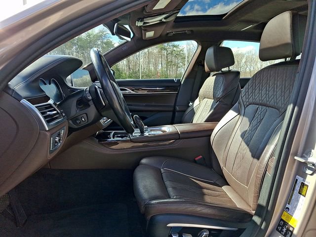 Used 2016 BMW 750i xDrive image 13