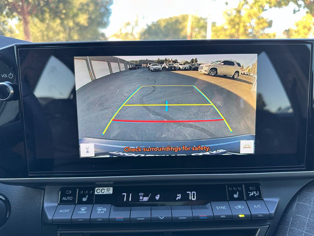 Used 2025 Toyota Camry XLE FWD image 14