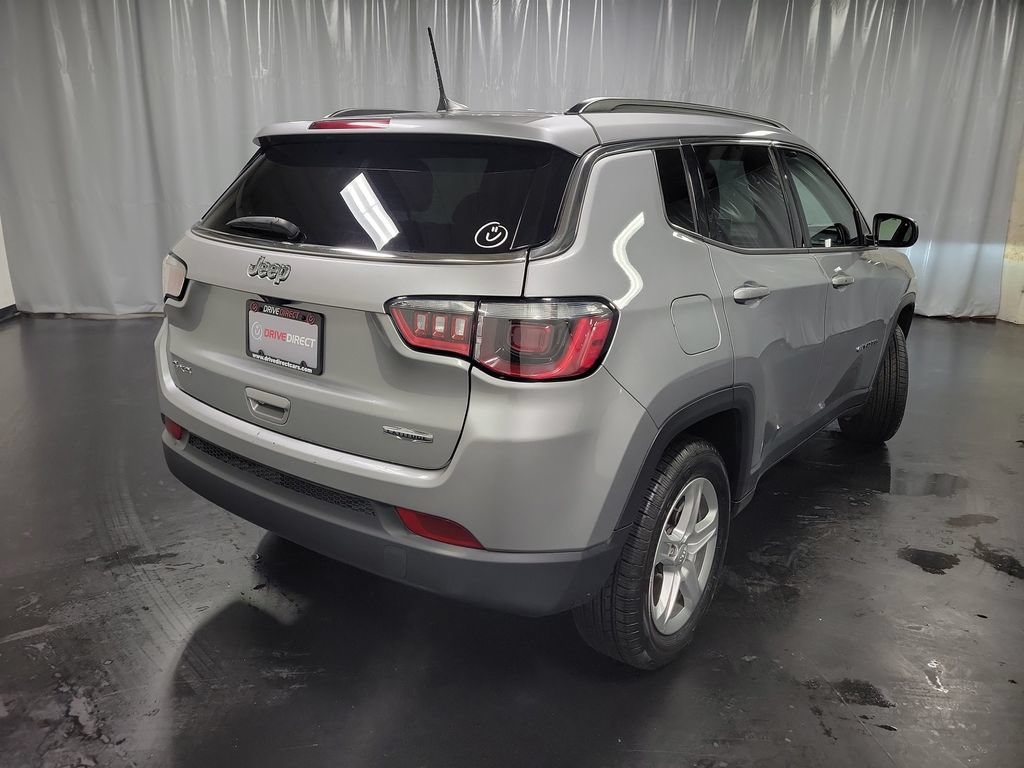 Used 2024 Jeep Compass Latitude AWD/4WD image 8