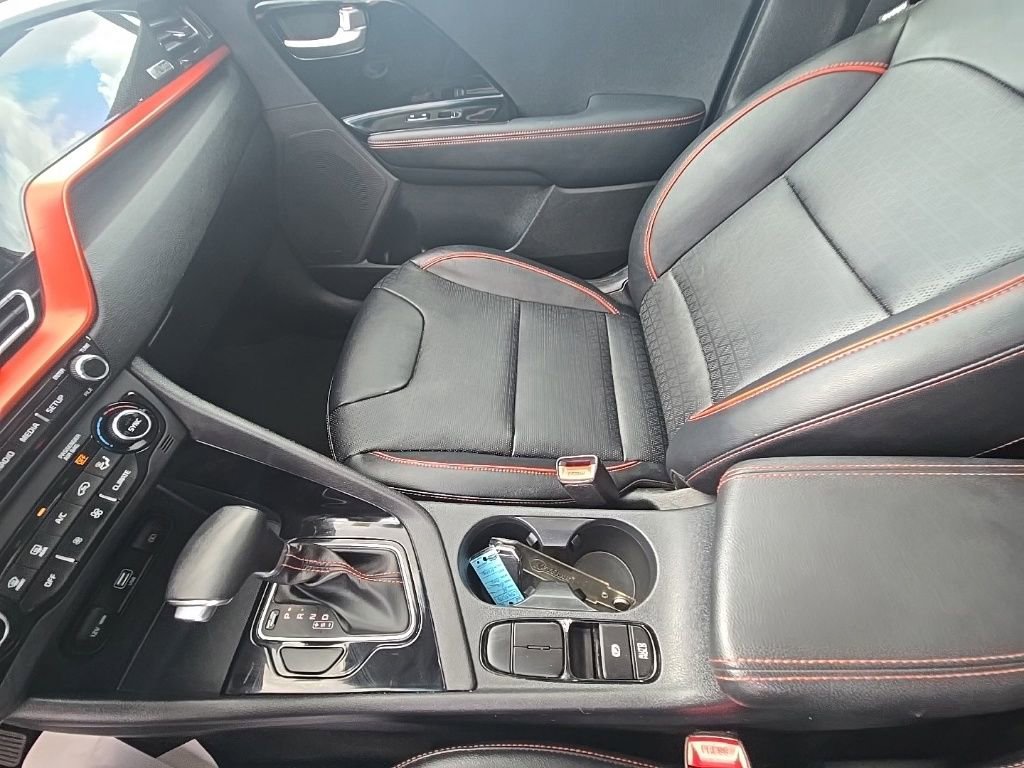 Used 2020 Kia Niro Touring image 24