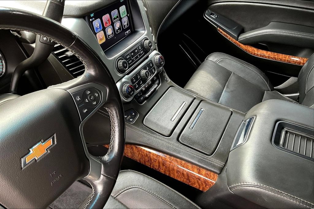 Used 2020 Chevrolet Suburban Premier AWD/4WD image 21