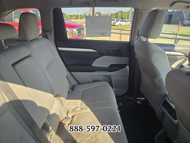 Used 2019 Toyota Highlander LE FWD image 8