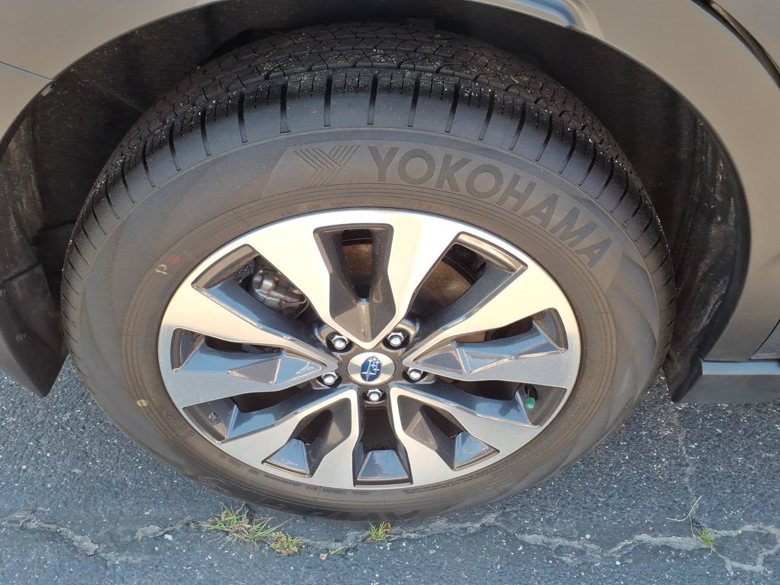 Certified 2025 Subaru Outback Limited XT AWD/4WD image 11