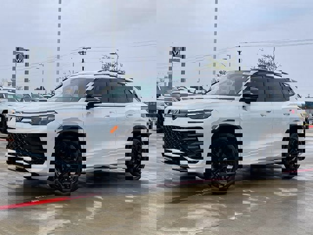 New 2026 Volkswagen Tiguan SE R-Line image 1