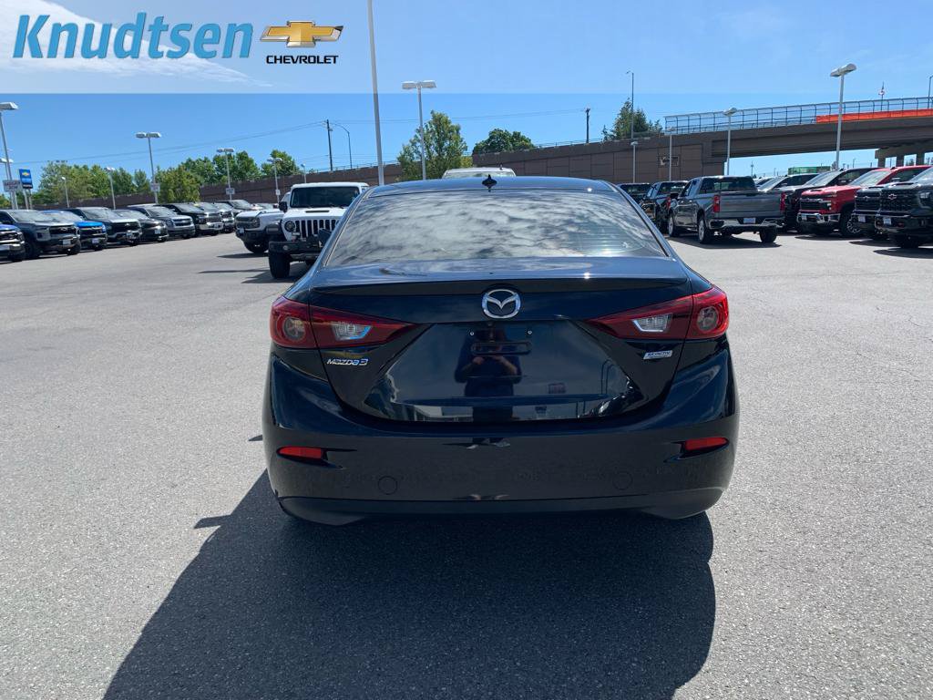Used 2017 MAZDA MAZDA3 Grand Touring w/ Premium Equipment Package FWD image 6