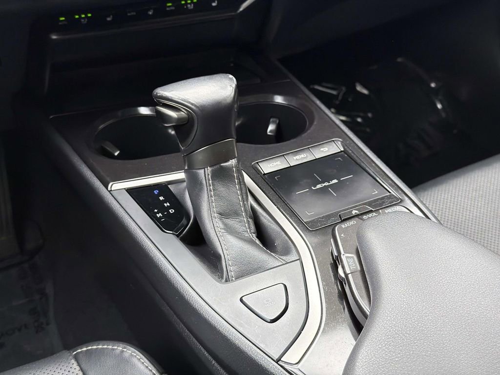 Used 2019 Lexus UX 200 w/ Premium Package image 14