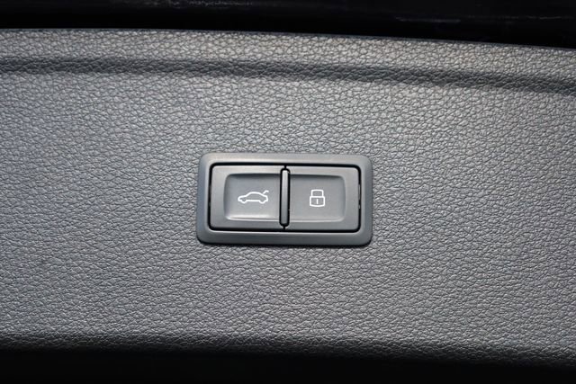 Used 2018 Audi SQ5 Prestige w/ Prestige Package image 28