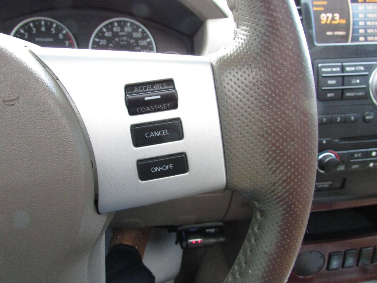 Used 2010 Nissan Pathfinder LE image 12