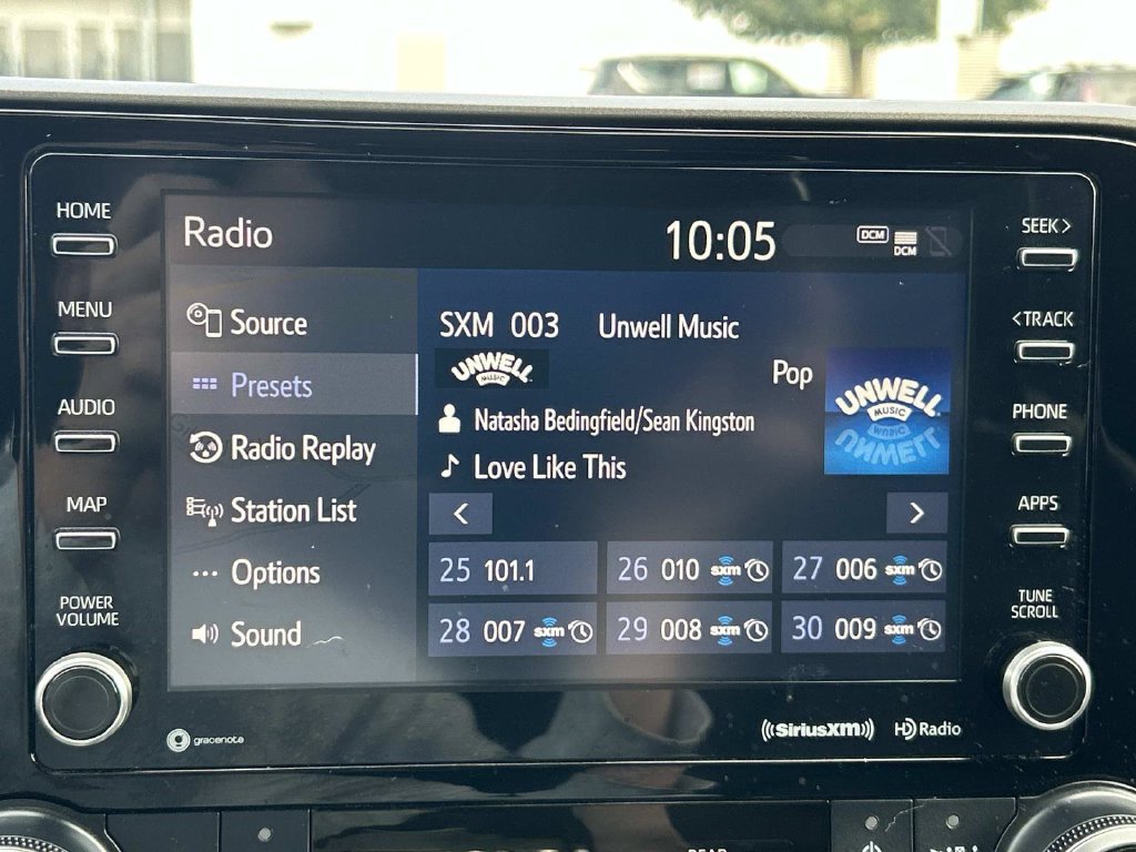 Used 2020 Toyota Highlander XLE AWD/4WD image 39