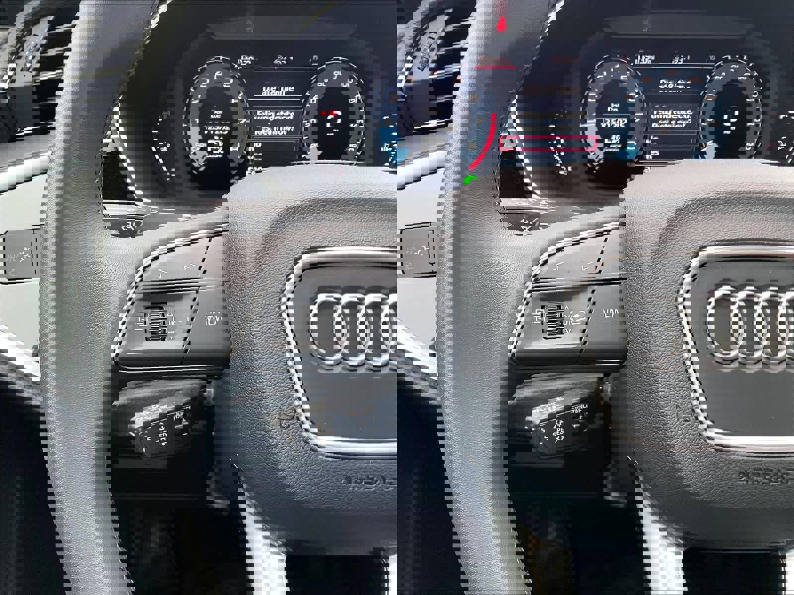 Used 2025 Audi Q3 2.0T Premium Plus image 21