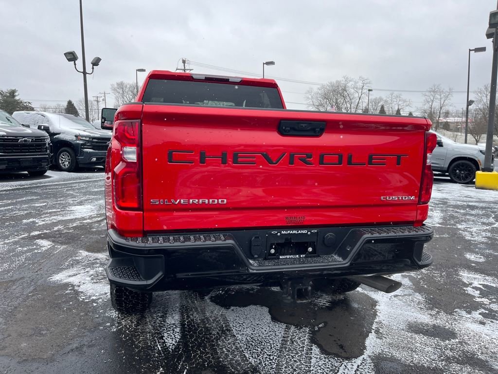 Used 2020 Chevrolet Silverado 2500 Custom w/ Custom Value Package image 4