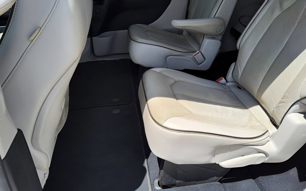 Used 2021 Chrysler Pacifica Limited w/ Premium & Safety Sphere Group AWD/4WD image 28