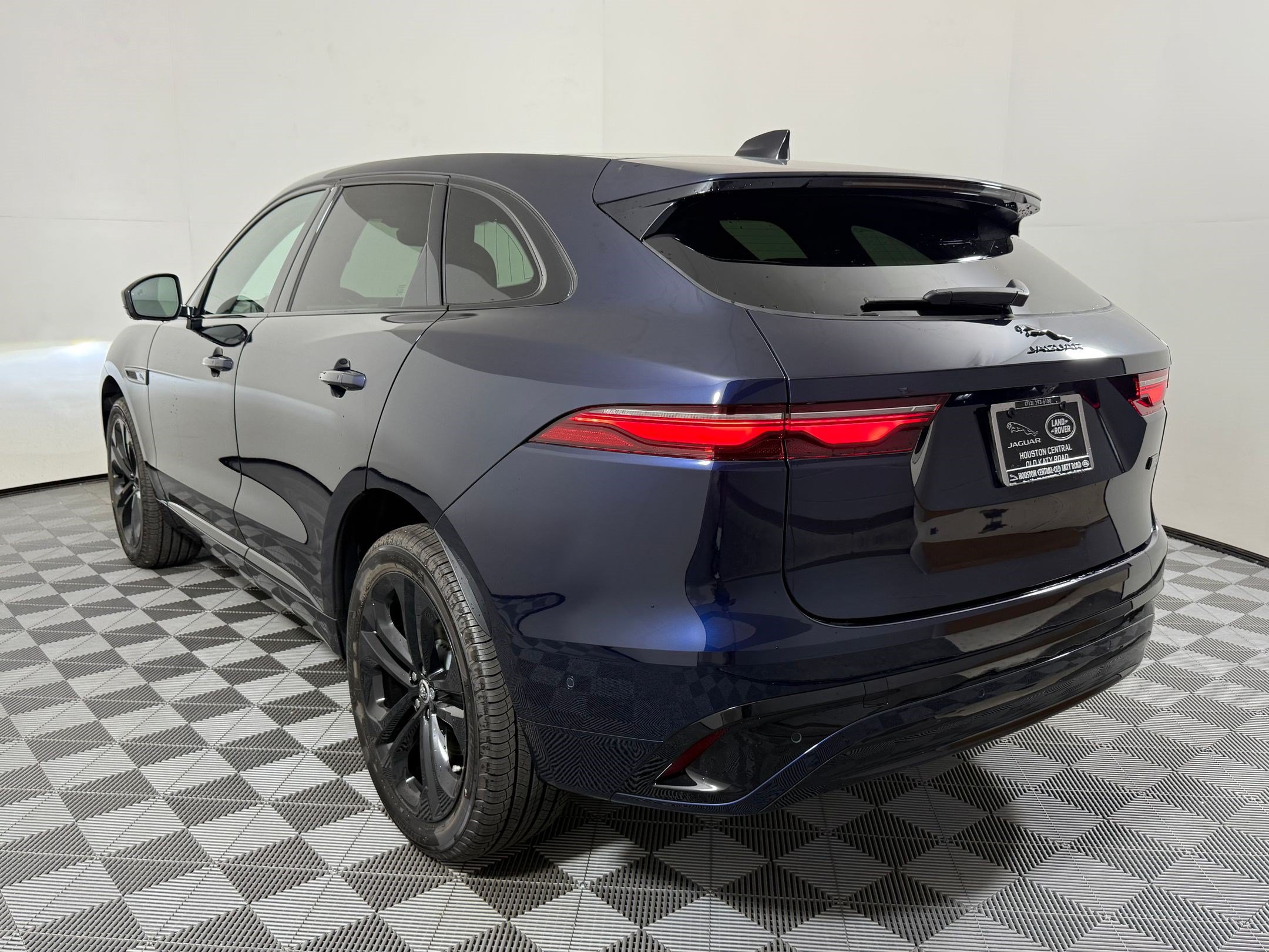 New 2026 Jaguar F-PACE R-Dynamic S AWD/4WD image 3