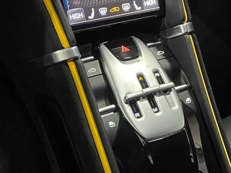 Used 2024 Ferrari Roma Spider image 41