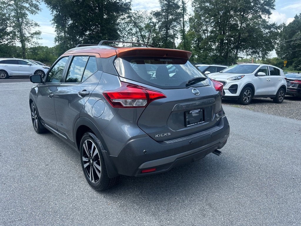 Used 2020 Nissan Kicks SR w/ SR Premium Package image 4