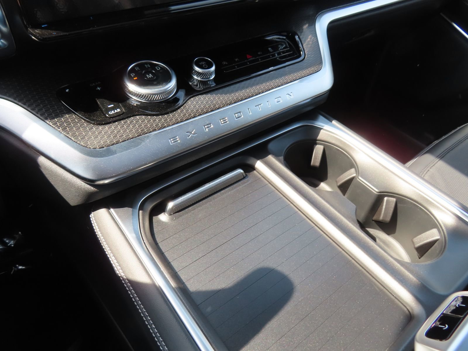 New 2026 Ford Expedition Platinum image 16