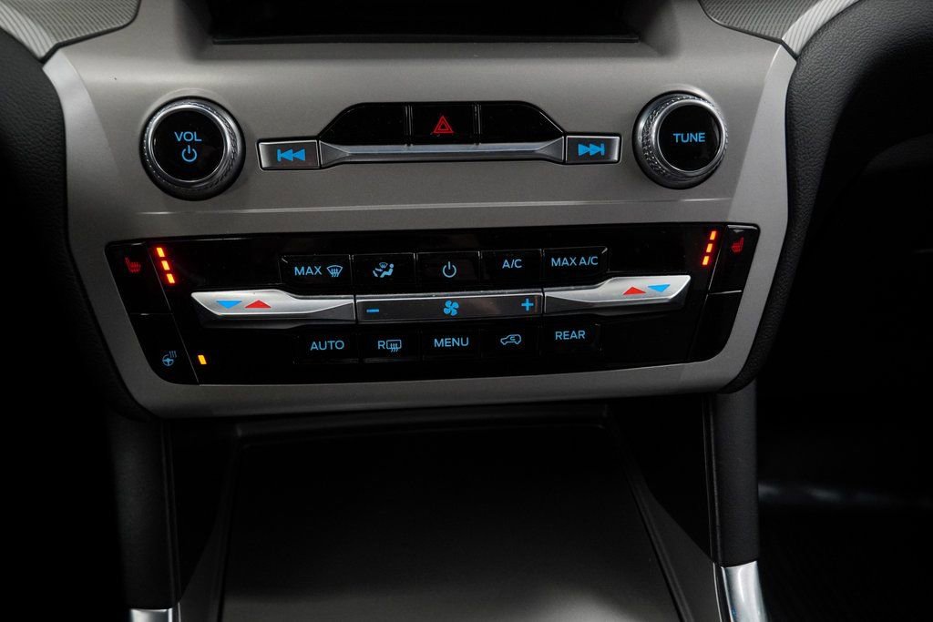 Used 2023 Ford Explorer XLT w/ Equipment Group 202A image 36