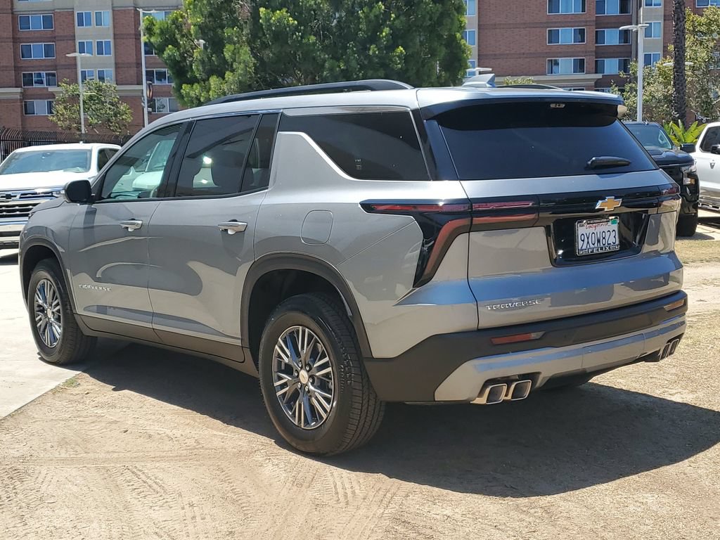 Used 2026 Chevrolet Traverse LT w/ Driver Confidence Package FWD image 5