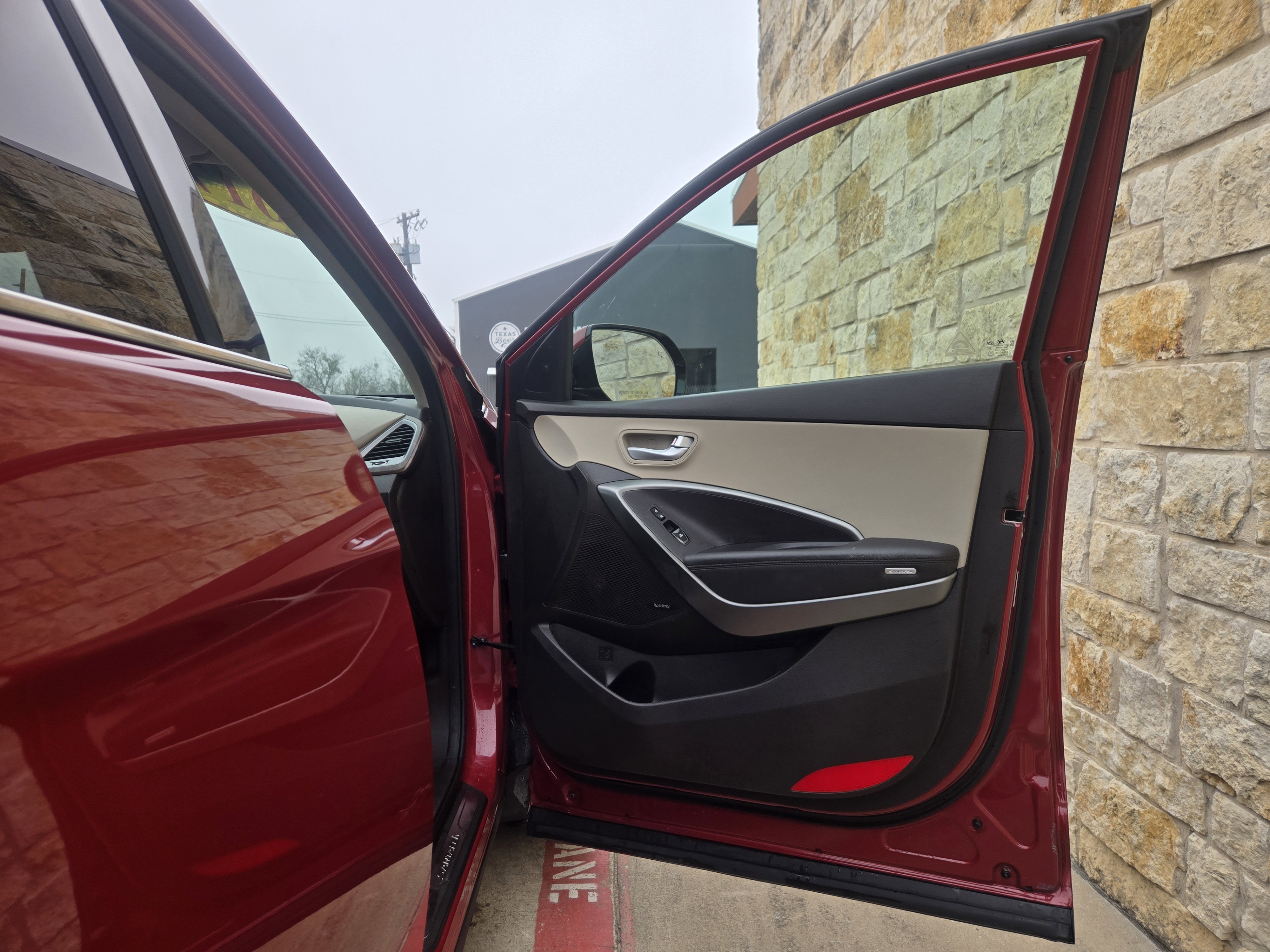 Used 2017 Hyundai Santa Fe SE Ultimate 3.3L Auto w/ SE Ultimate Tech Package 03 image 9