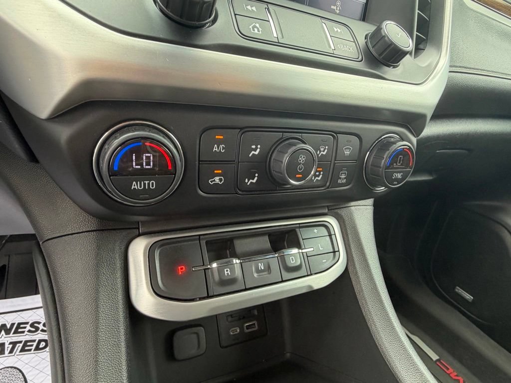 Used 2022 GMC Acadia SLE w/ Driver Convenience Package AWD/4WD image 23