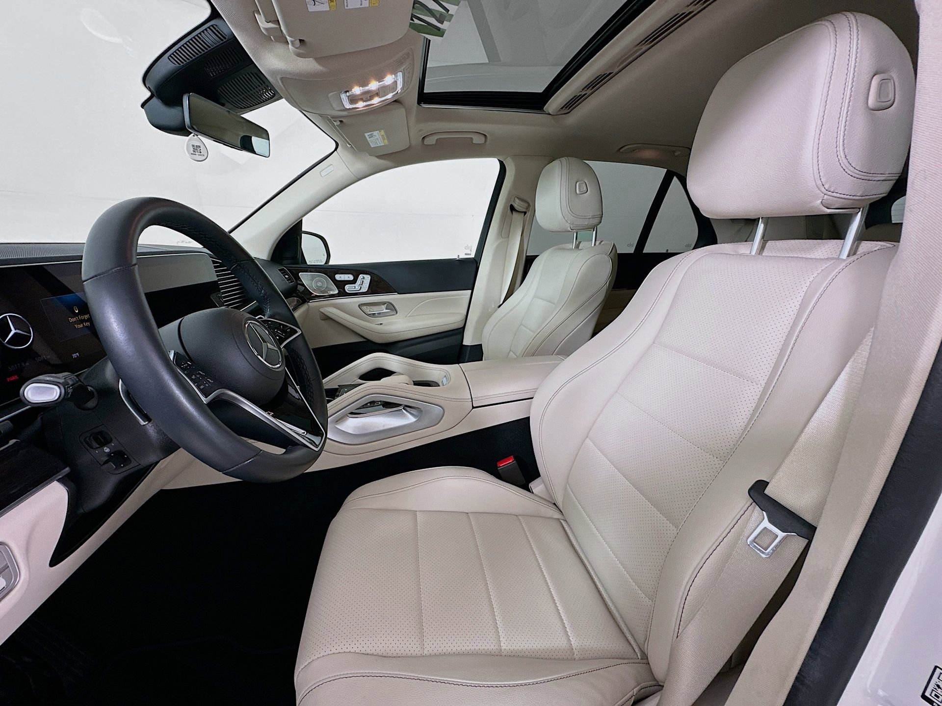Used 2025 Mercedes-Benz GLE 350 4MATIC image 23