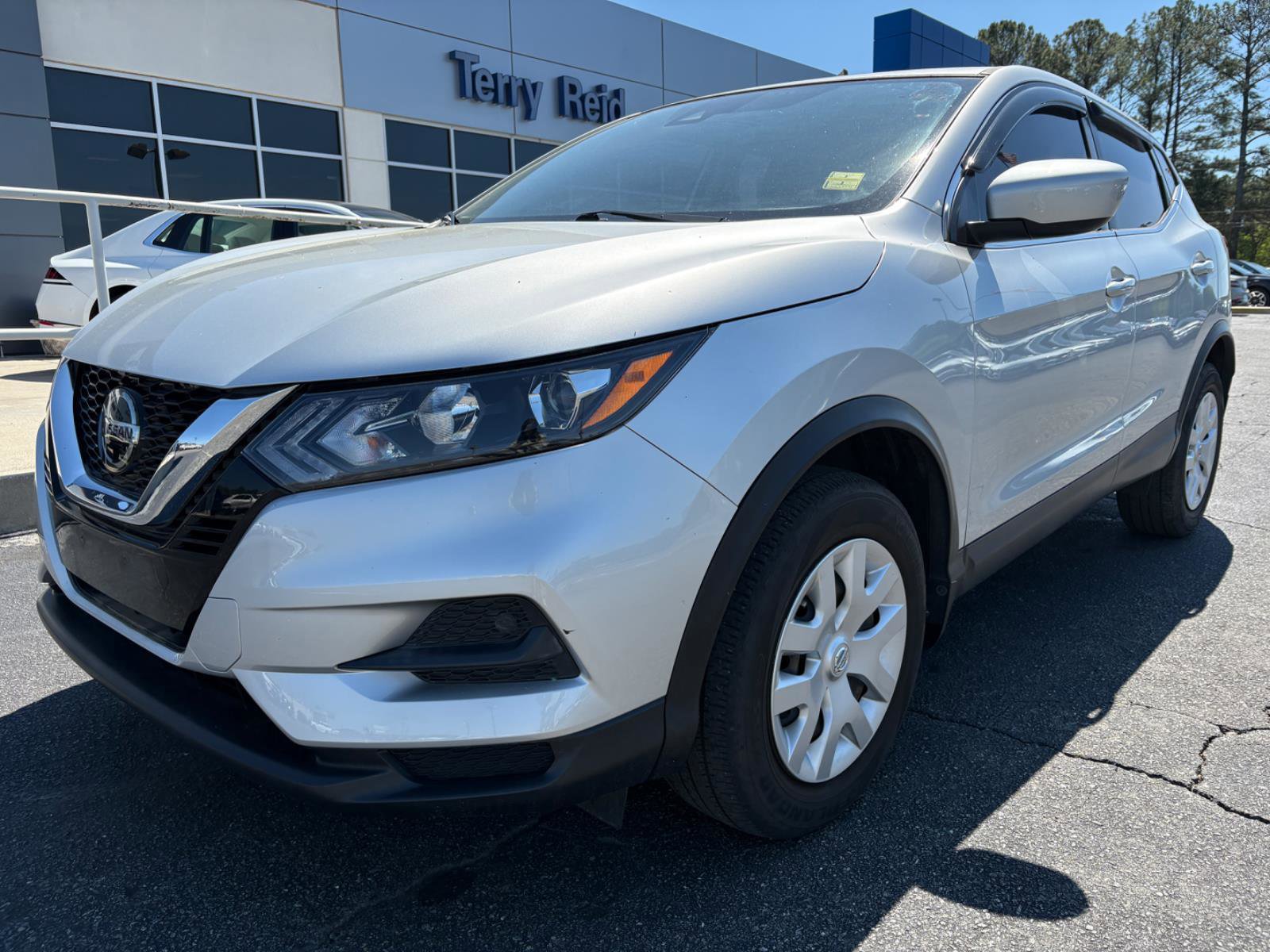 Used 2020 Nissan Rogue Sport S FWD image 1