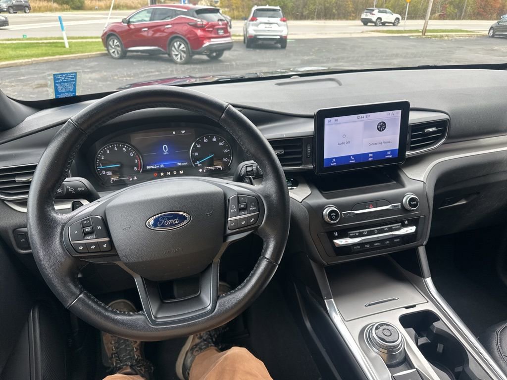 Used 2020 Ford Explorer XLT w/ Equipment Group 202A image 14