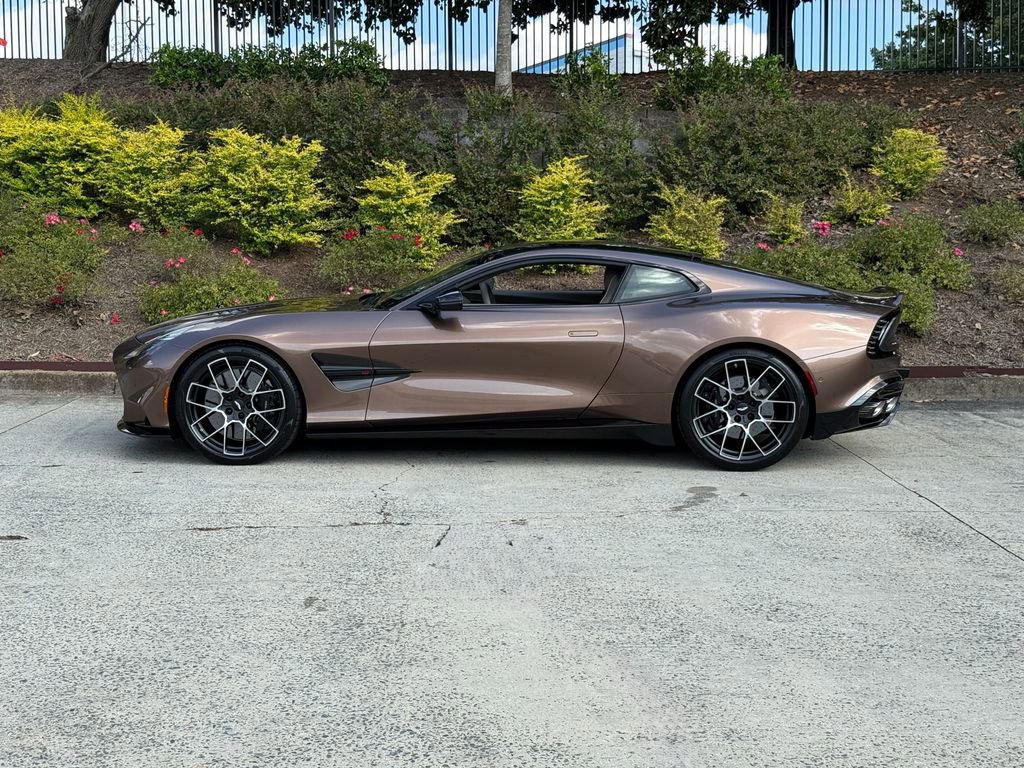 New 2025 Aston Martin Vanquish image 21