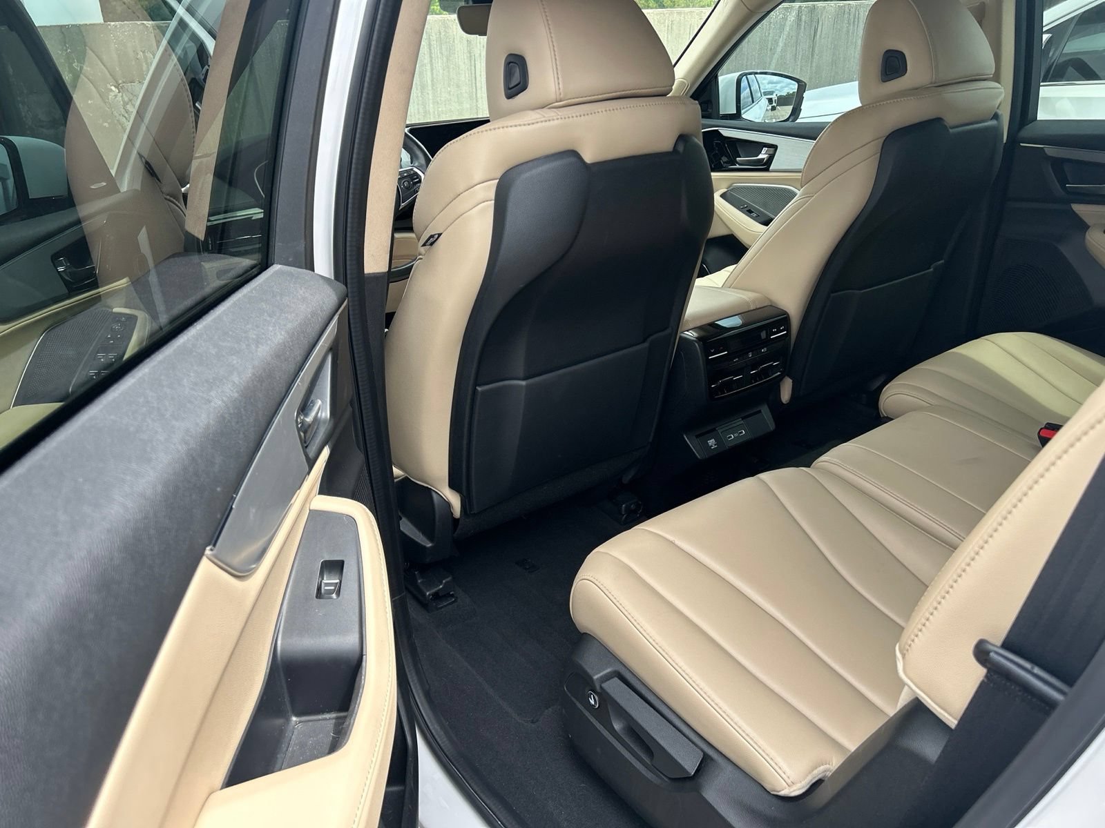 Used 2023 Acura MDX FWD image 14