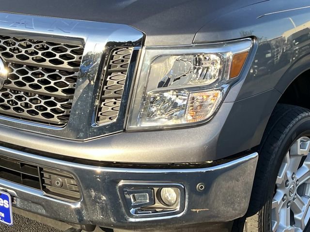 Used 2016 Nissan Titan SV image 11