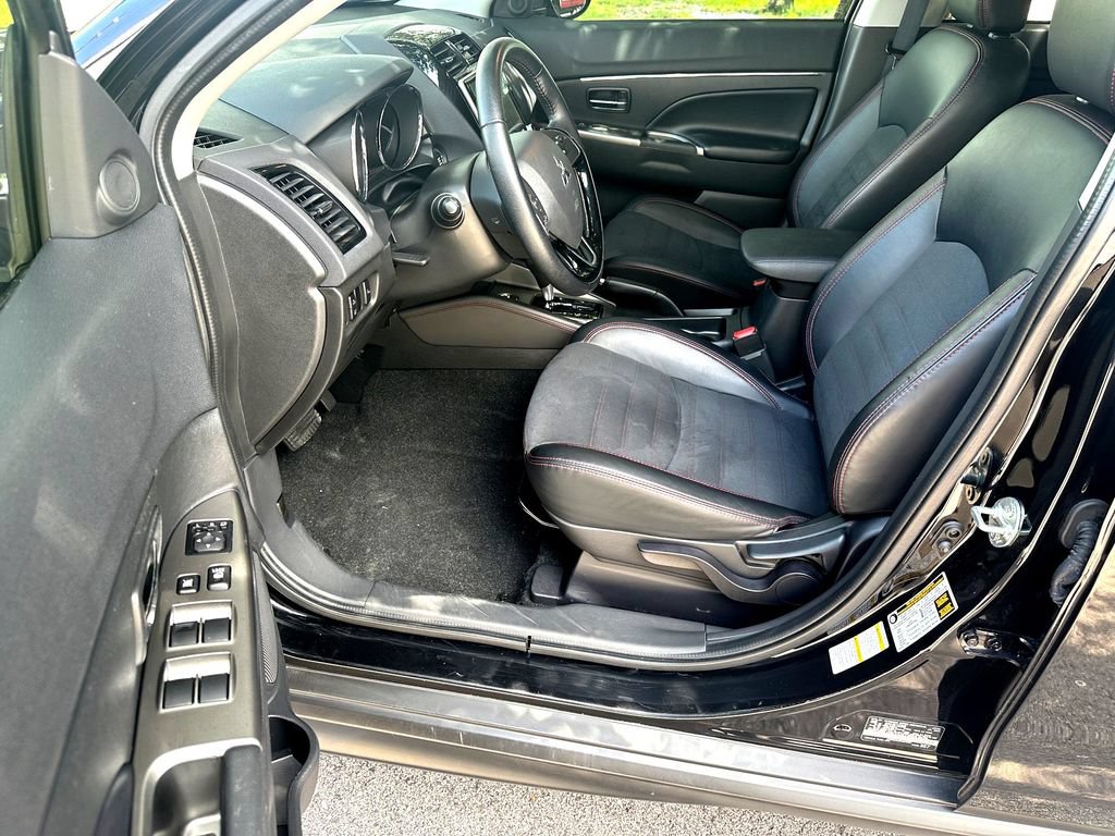 Used 2024 Mitsubishi Outlander Sport ES AWD/4WD image 11