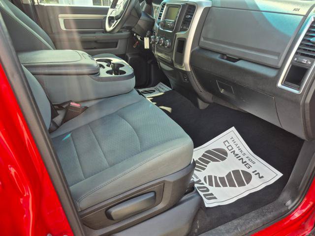Used 2019 RAM 1500 Classic SLT RWD image 9