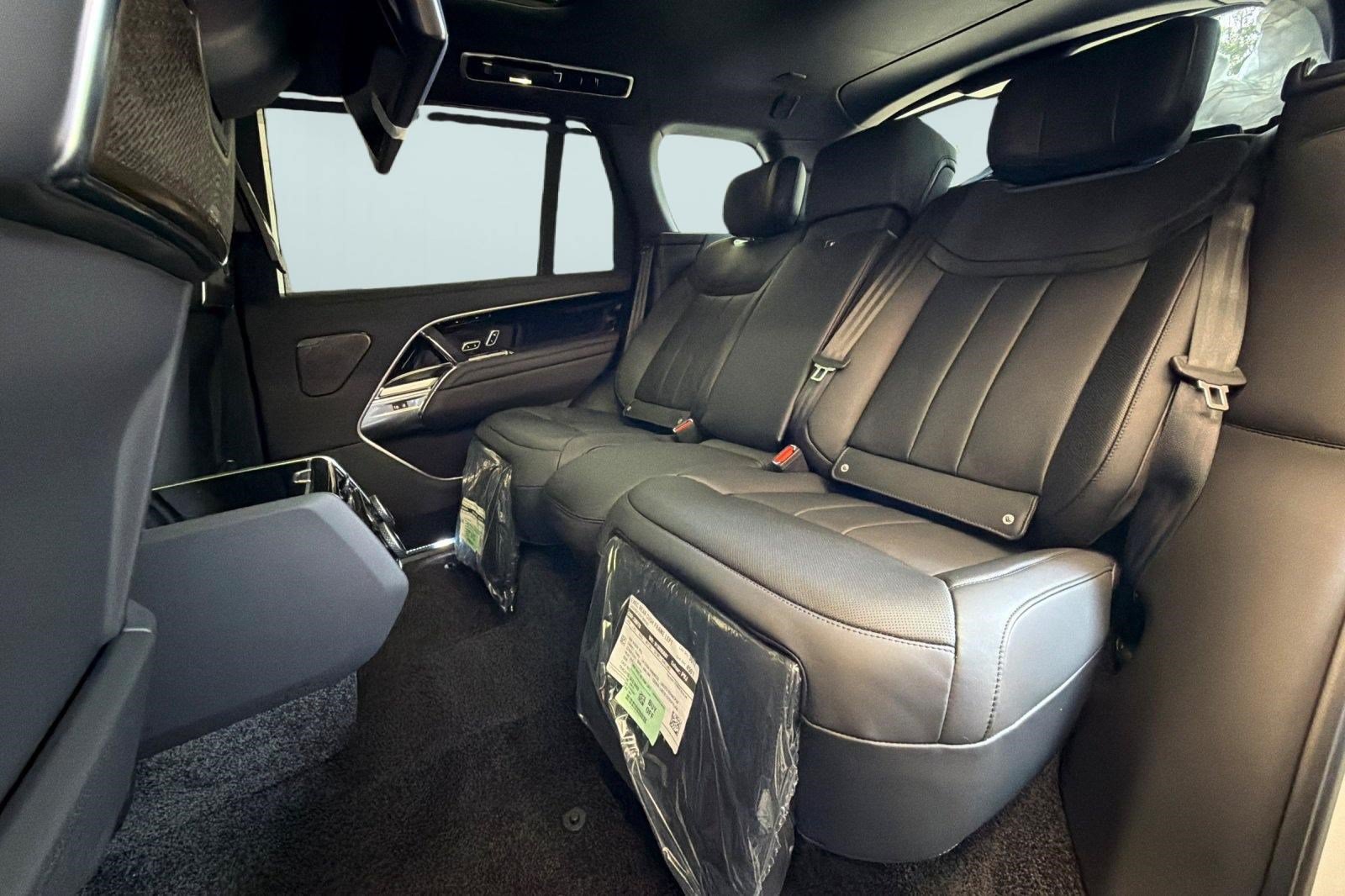 New 2026 Land Rover Range Rover Long Wheelbase Autobiography AWD/4WD image 24