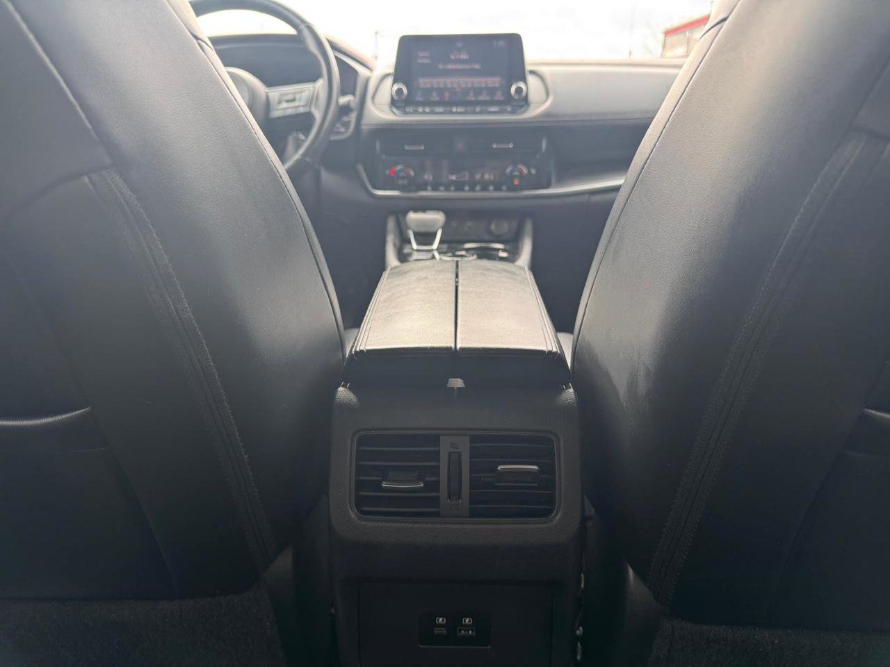 Used 2021 Nissan Rogue SV w/ Premium Package image 21