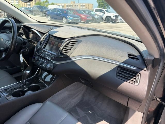 Used 2015 Chevrolet Impala LT w/ Convenience Package FWD image 23