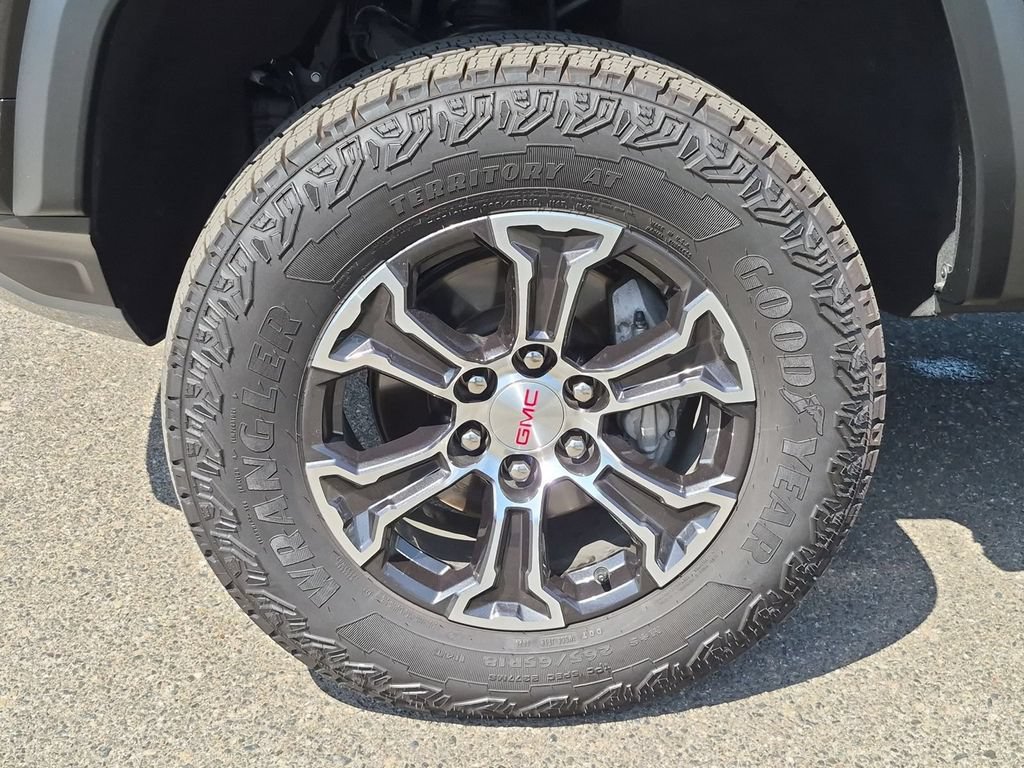 Used 2025 GMC Canyon AT4 AWD/4WD image 25