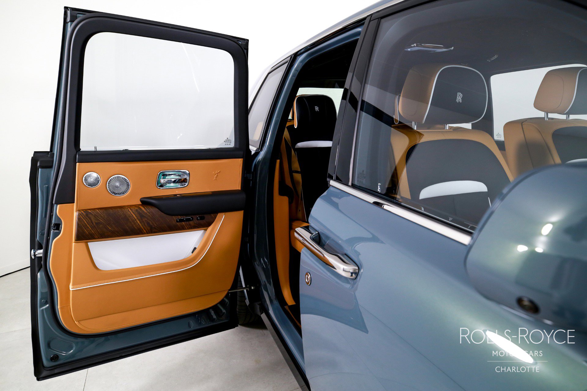 Certified 2025 Rolls-Royce Cullinan image 31