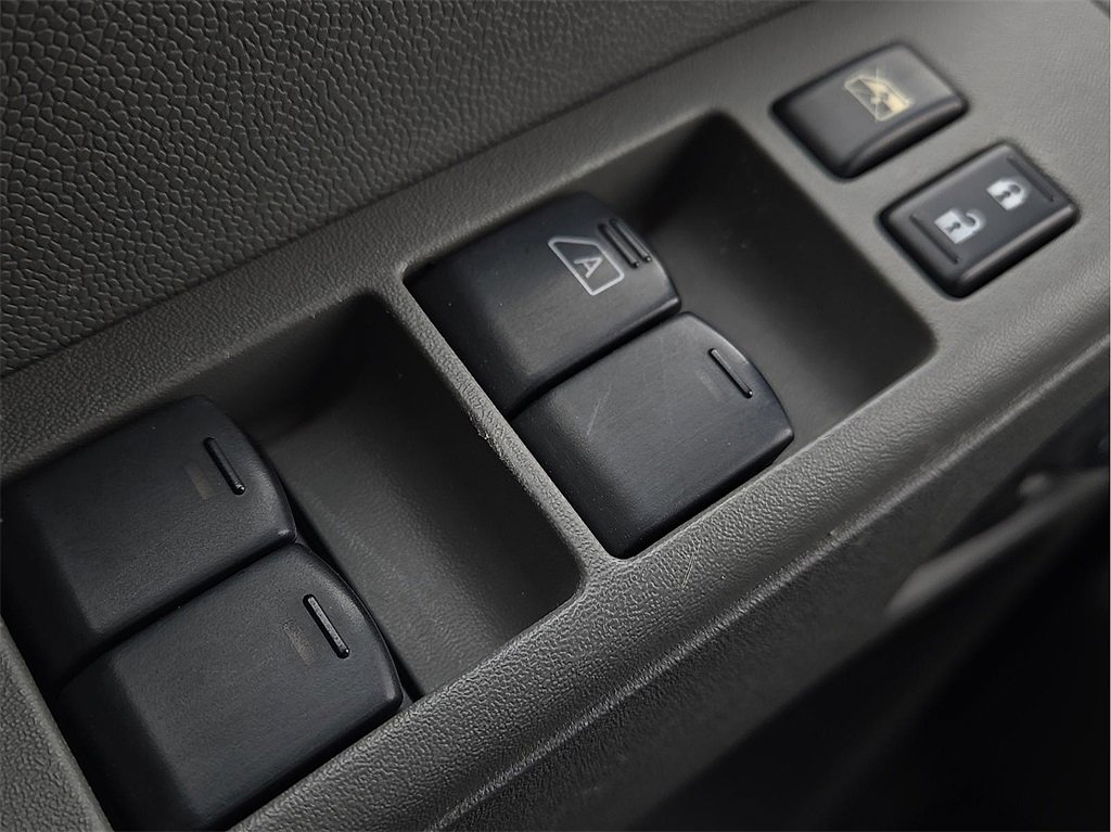 Used 2018 Nissan Frontier SV image 16