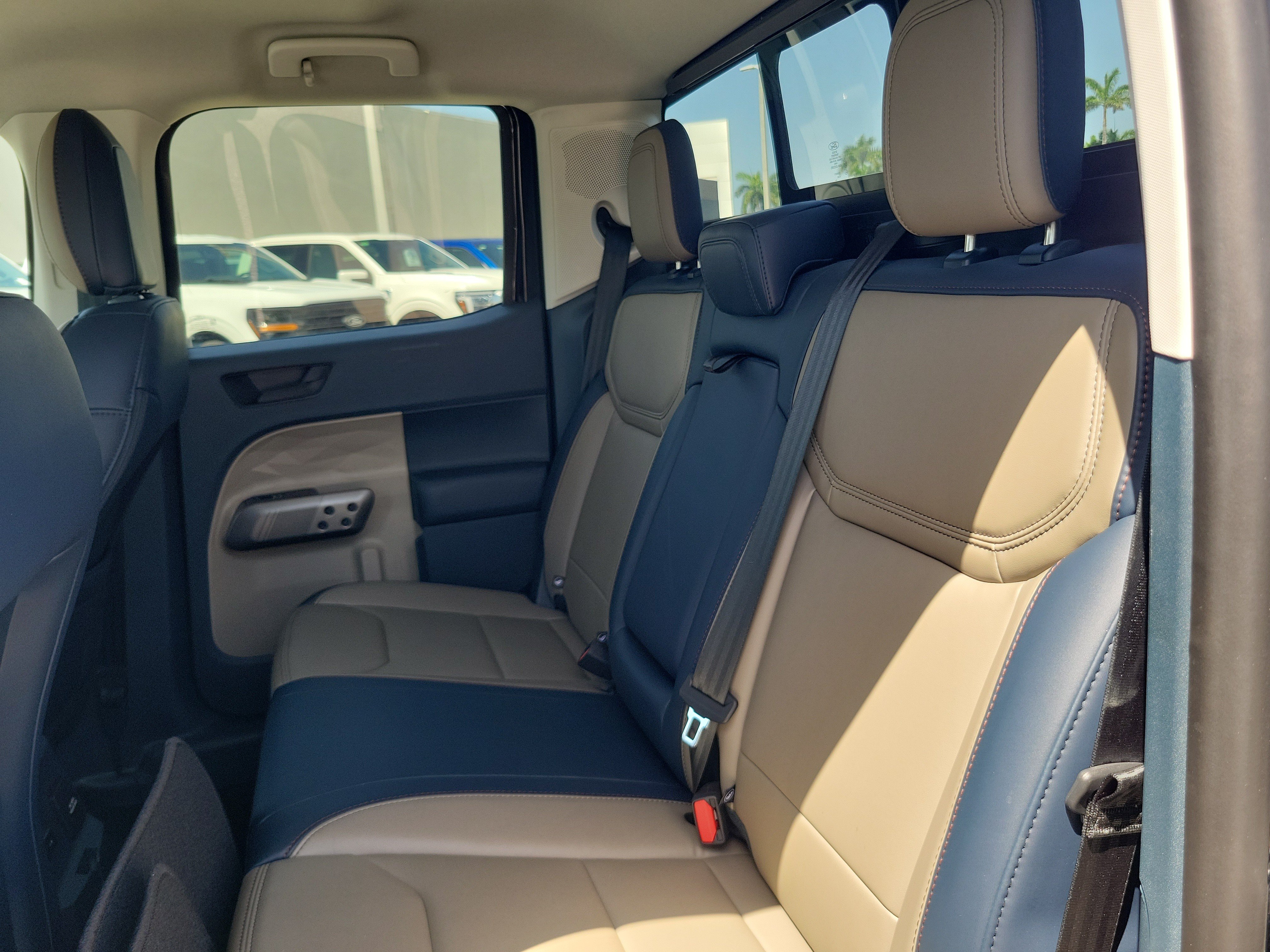 Used 2025 Ford Maverick Lariat w/ 4K Tow Package AWD/4WD image 15