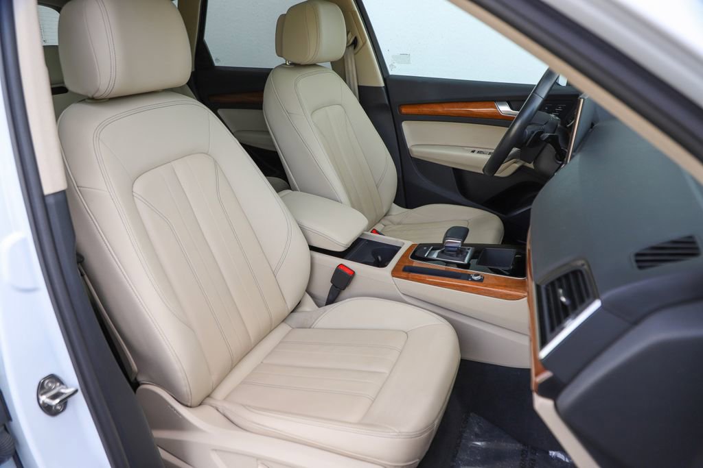 Used 2023 Audi Q5 2.0T Premium w/ Convenience Package AWD/4WD image 31