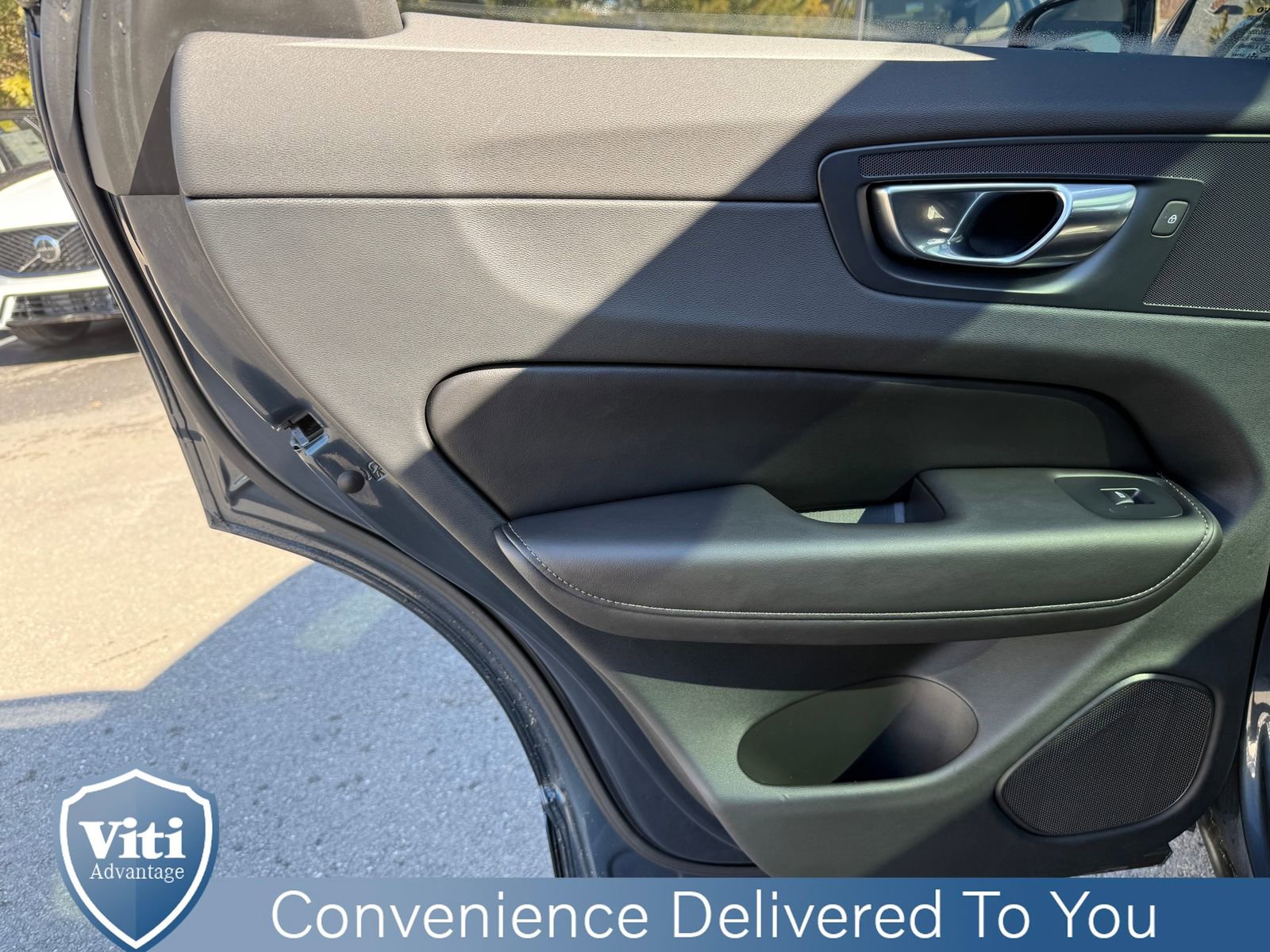 Certified 2023 Volvo XC60 B5 Ultimate w/ Climate Package image 20