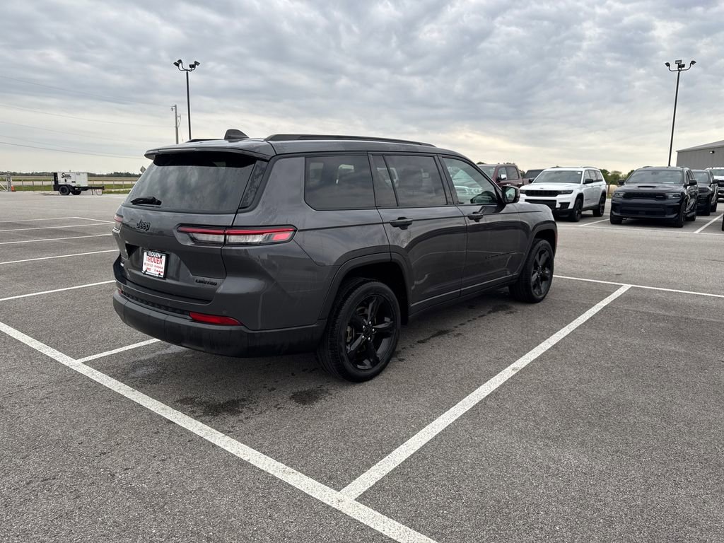 Used 2024 Jeep Grand Cherokee L Limited w/ Black Appearance Package AWD/4WD image 6