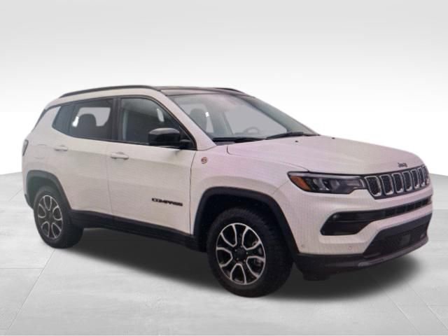Used 2025 Jeep Compass Trailhawk AWD/4WD 360° Tour