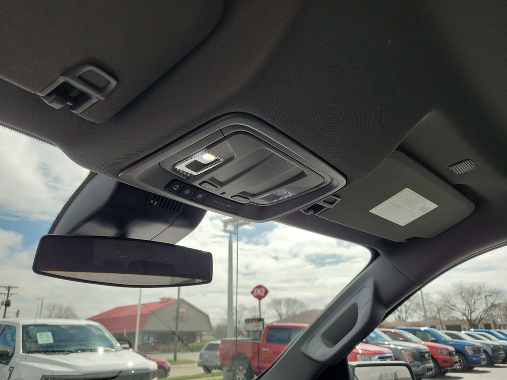 Used 2023 Chevrolet Silverado 1500 Custom image 30