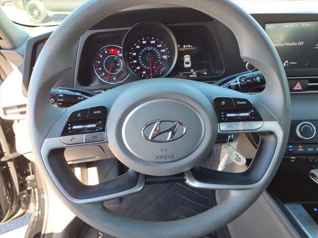 Used 2023 Hyundai Elantra SE FWD image 15